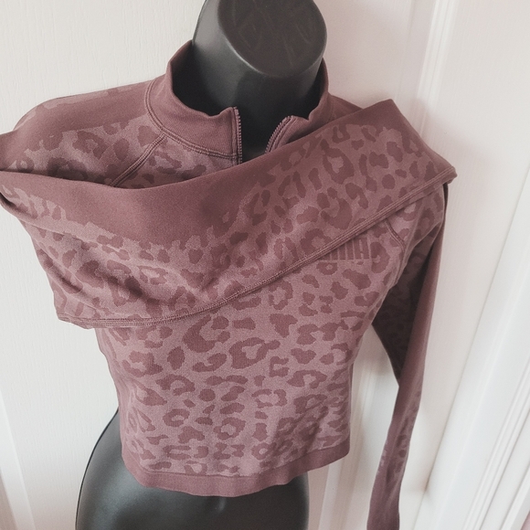 Puma Mauve Animal Print Long Sleeve Top - Picture 10 of 11